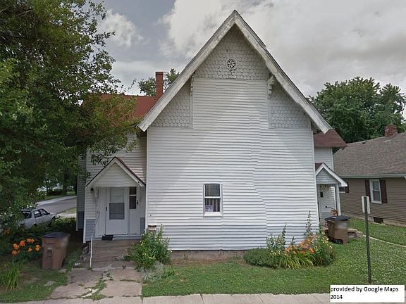 1602 is on the left (1604 is occupied on the right)