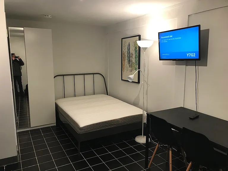 1517 Comox St #7 — Photo 6