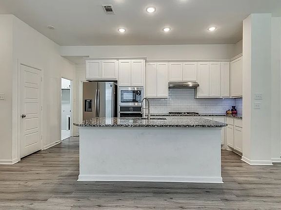4th image of 5429 Lake Front Dr Suite 2