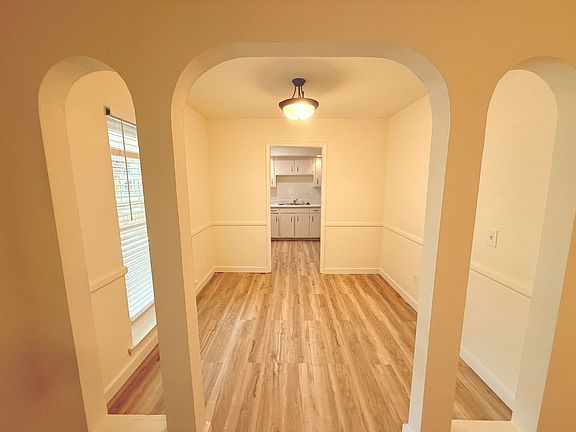5th image of 3204 Redding Rd #202
