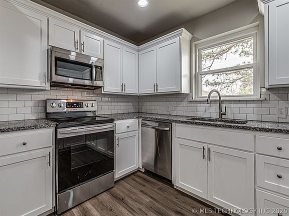 5th image of 32654 S Highland Rd