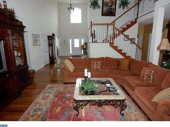 4th image of 2 Saint Andrews Dr