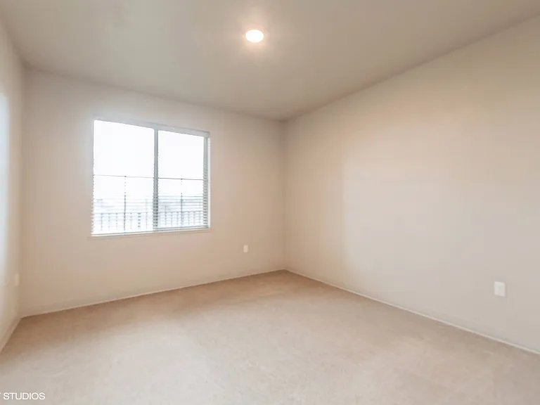 Eagle Valley Ranch Apartments — Photo 19