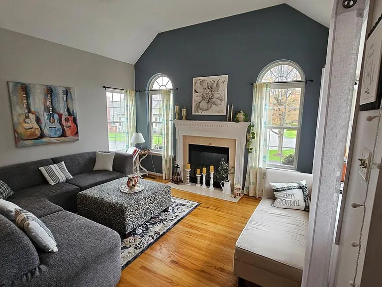 2901 Century Ln — Photo 2