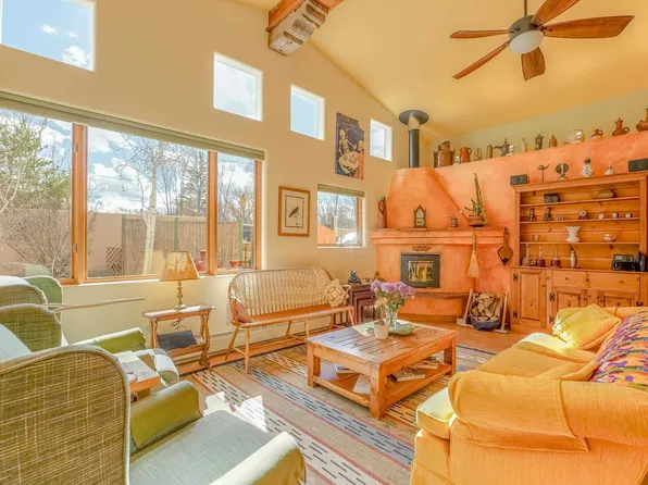 525 La Lomita #H, Taos, NM 87571