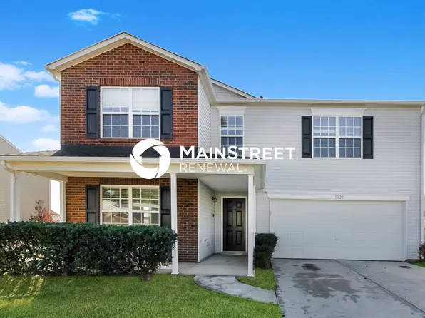 11023 Thousand Oaks Dr, Huntersville, NC 28078