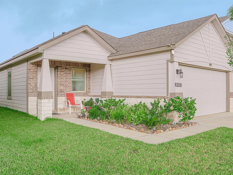 9857 Glen Brook Ln