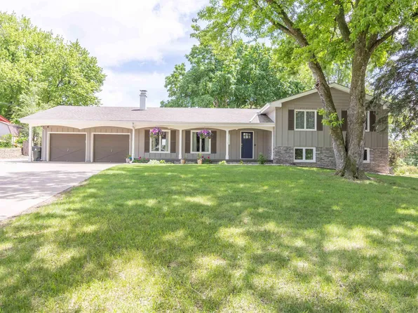 3644 Cheyenne Blvd, Sioux City, IA 51104