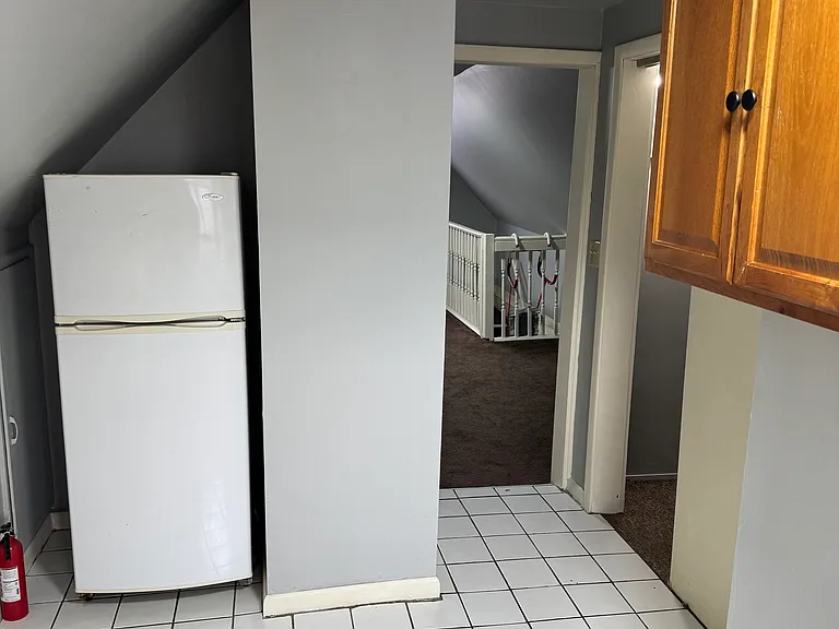 402 S Webster Ave #3 — Photo 2