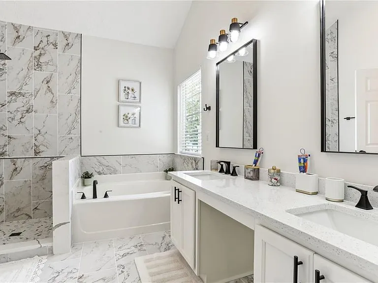 859 Springchase Dr — Photo 17