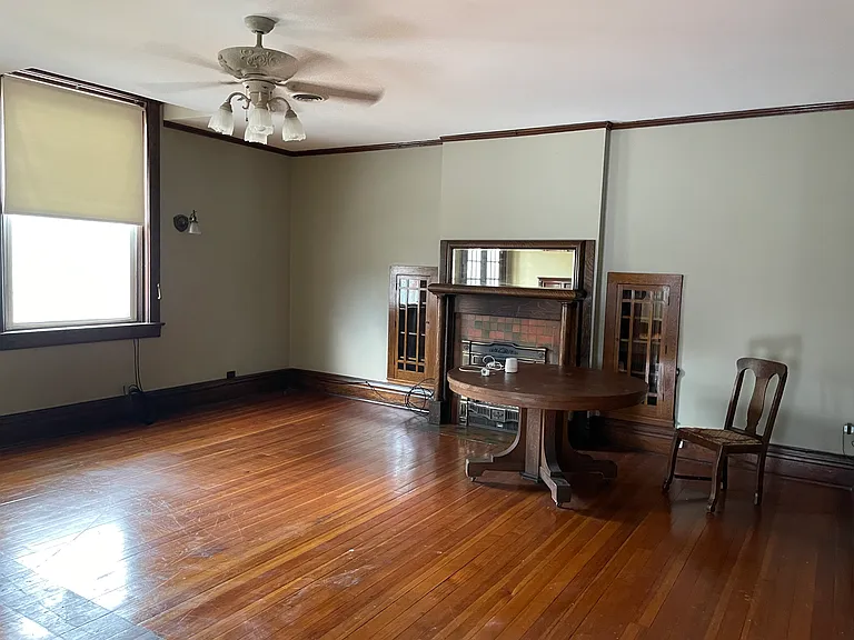 137 E 2nd St — Photo 5