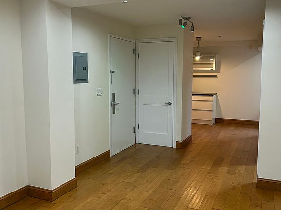 4th image of 2620 21st St APT 102