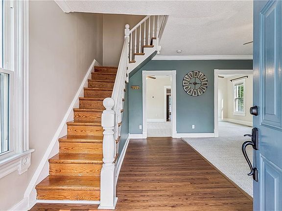 3rd image of 213 Beach Rd
