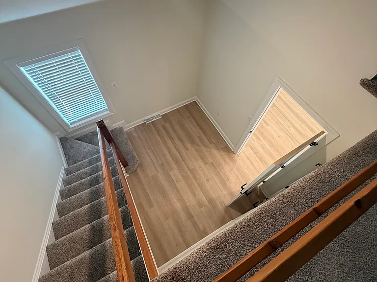 10 Pine Ln — Photo 14
