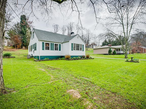 2nd image of 205 Forest Dr