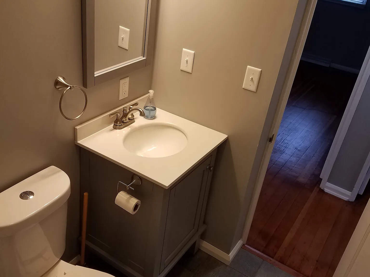 3 bed, 972 sqft, $1,300 — Photo 4