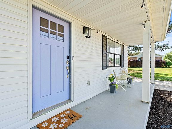 5th image of 2652 Winchester Rd