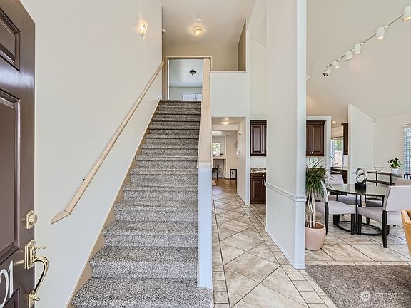 4th image of 401 25th Avenue Pl