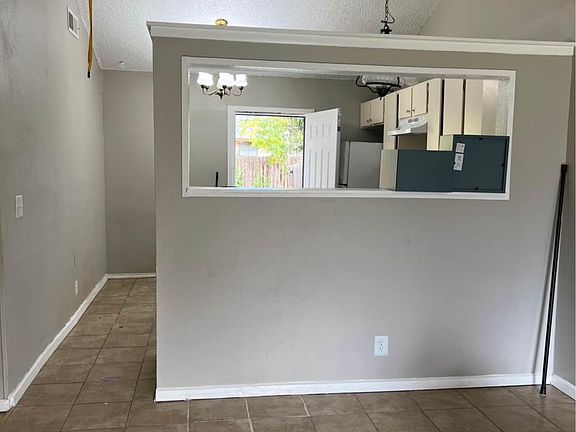 2nd image of 7217 Glen Bay