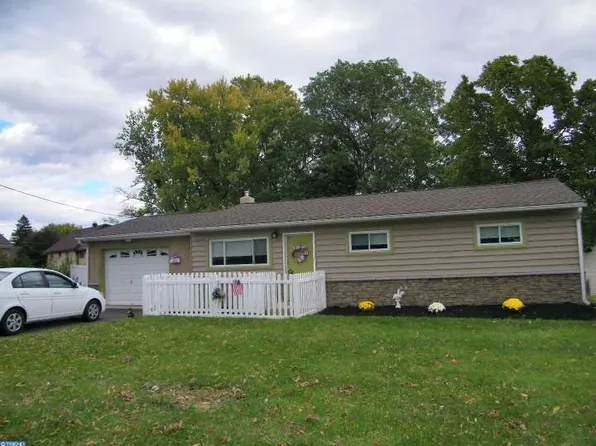 95 Evergreen Ave, Warminster, PA 18974