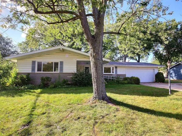 4015 Wedgewood Dr, Fort Wayne, IN 46815