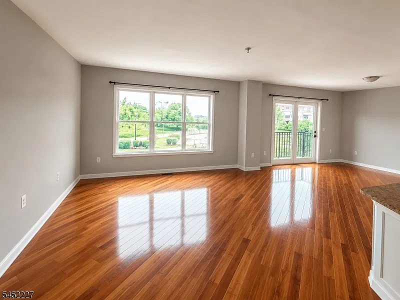 2 bed, 1500 sqft, $4,350 — Photo 3