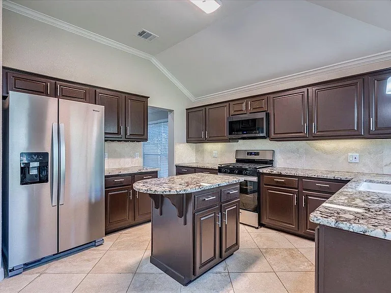 6530 Needham Ln — Photo 10