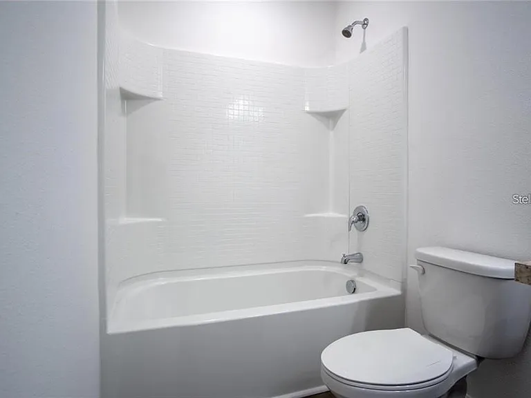 338 Madison Dr — Photo 7