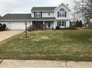 S78W15423 Foxtail Cir, Muskego, WI 53150