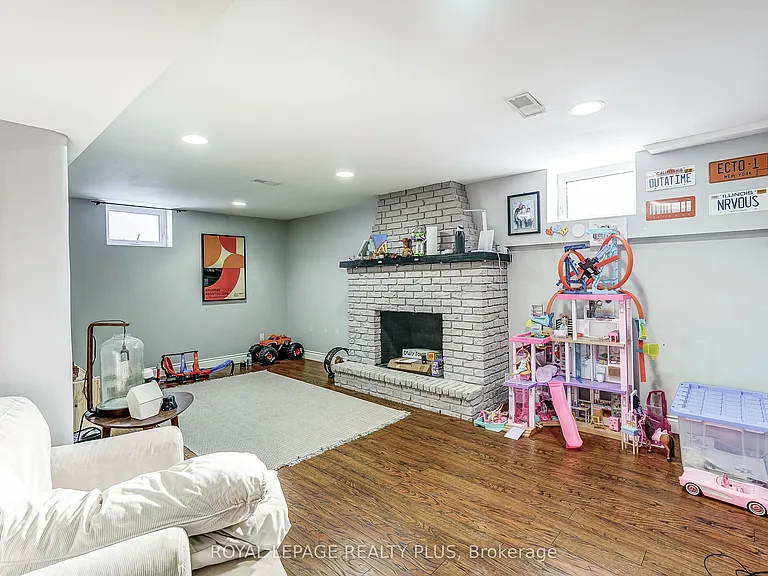 1980 Hartland Dr — Photo 24