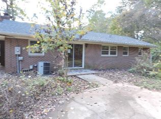 6115 Balsom Rd, Pfafftown, NC 27040