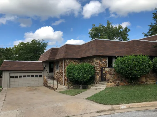 3907 E 60th Pl, Tulsa, OK 74135