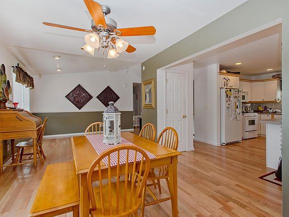 07_46CherryBendDr_2_DiningRoom_HiRes