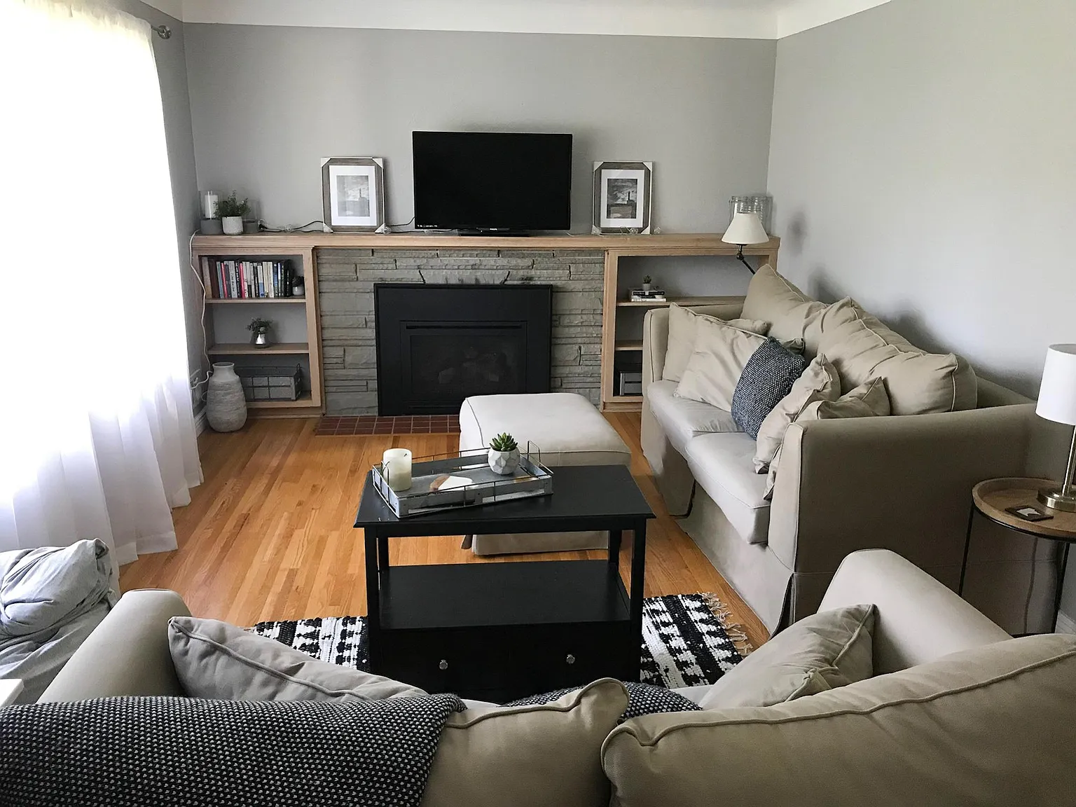 3 bed, 2200 sqft, $2,500 — Photo 2