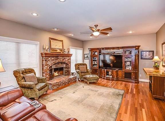3rd image of 1516 NE 80th Pl