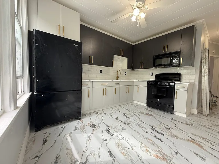 162 W 32nd St #3 — Photo 16