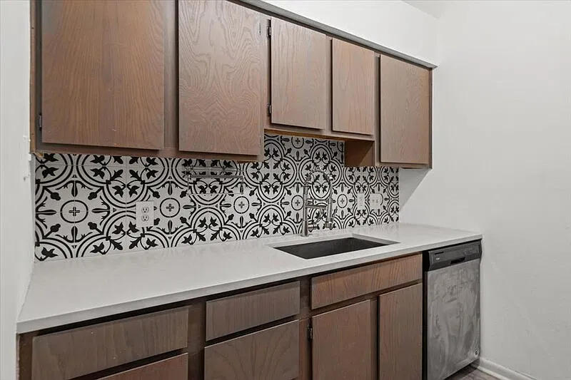 1705 Crossing Pl — Photo 3
