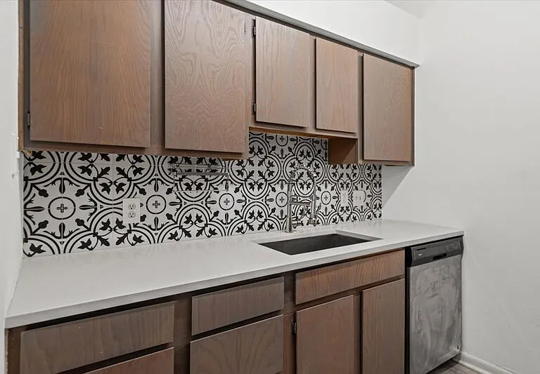 1705 Crossing Pl #114 — Photo 10