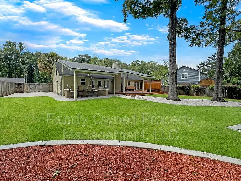 105 Pryors Ln — Photo 10
