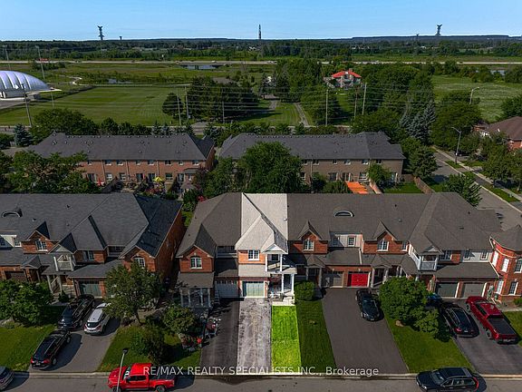 2nd image of 5546 Linwell Pl