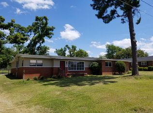 202 W Carr St, Colquitt, GA 39837