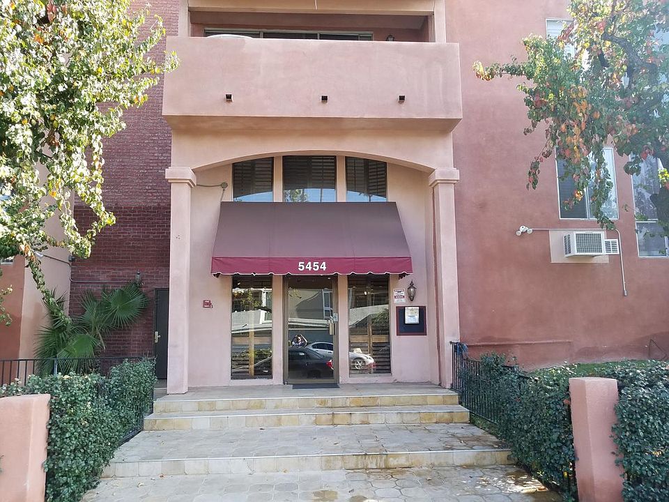 1st image of 5454 Zelzah Ave APT 101