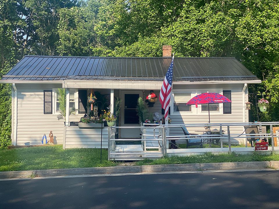 1st image of 1224 Top St