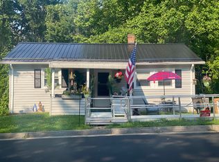 1224 Top St, Martinsville, VA 24112