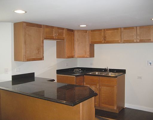 2nd image of 3243 W Evergreen Ave #G
