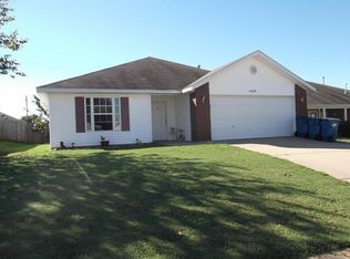 2405 SW Choctaw St, Bentonville, AR 72712