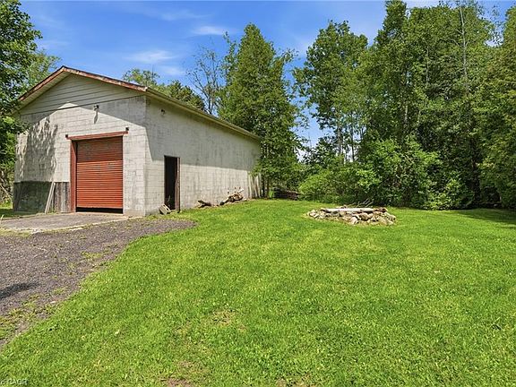 3rd image of 318 Freelton Rd