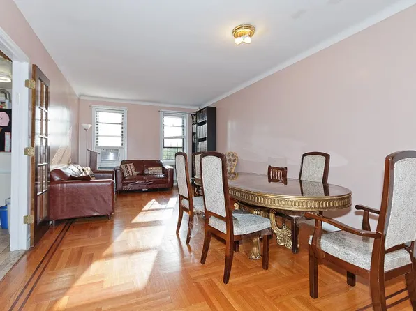 2901 Avenue I image 1 of 11