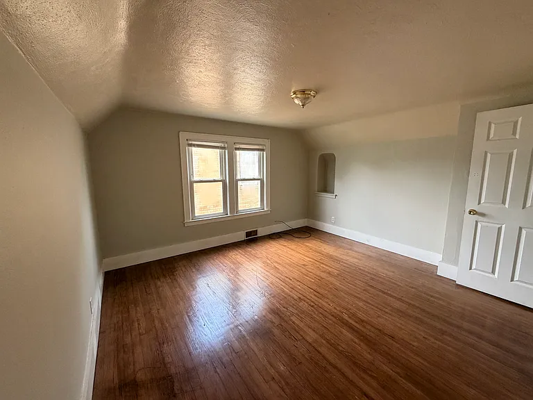 2431 Prast Blvd — Photo 17