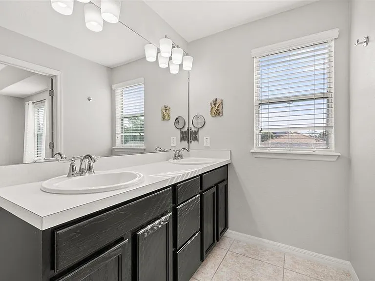 7435 Ripplepointe Way — Photo 29